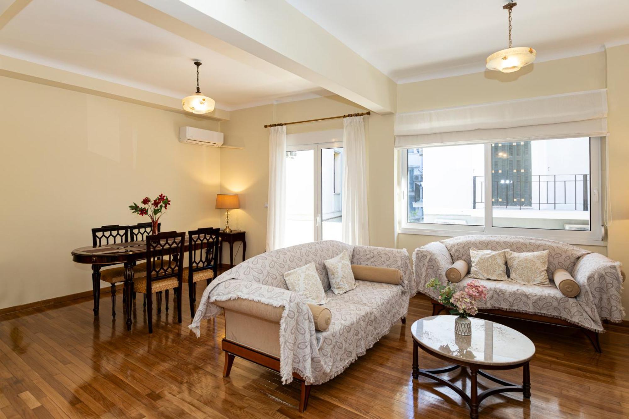 Luxury At The Foot Of The Acropolis Hill